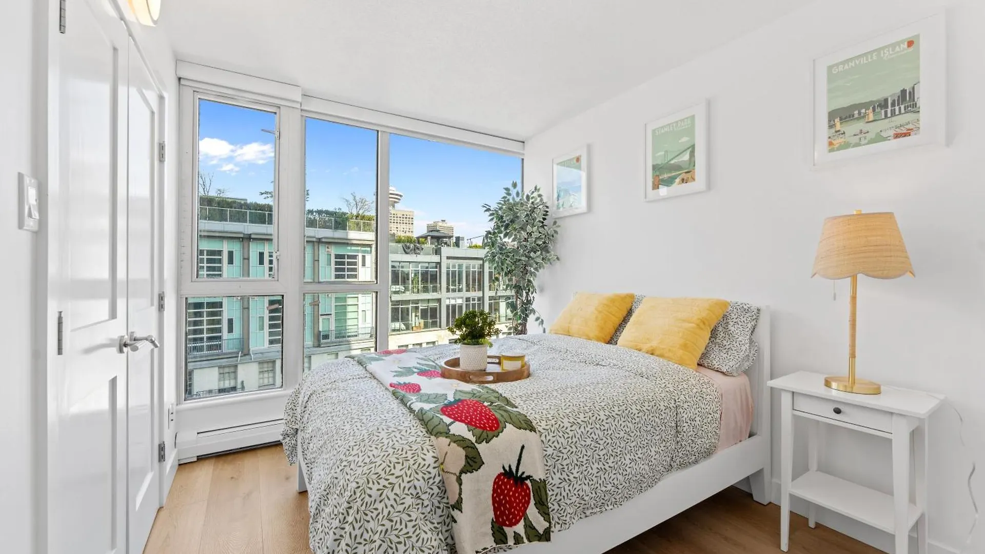 Your Dream Urban Oasis 2 Bedroom Apartment Minutes From Bc Place Ванкувер